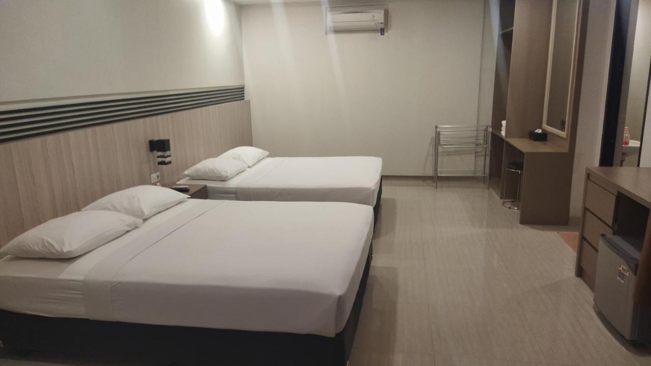 Yobel Hotel Yogyakarta Esterno foto